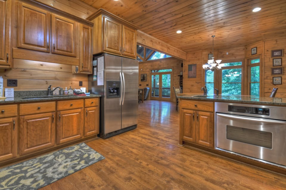 Spacious fully stocked kitchen 