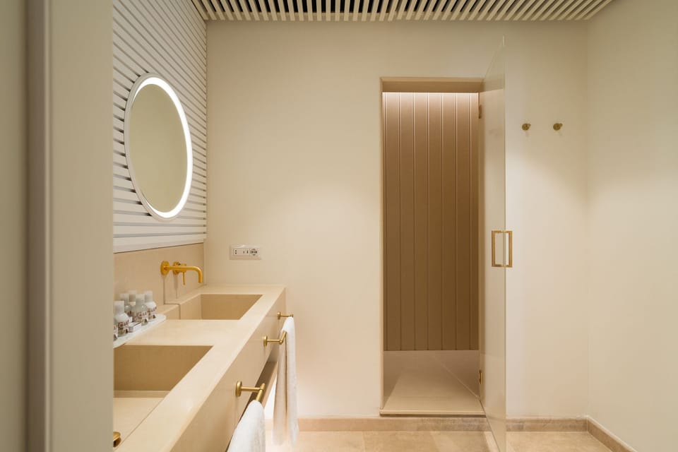 Free toiletries, hair dryer, bathrobes, bidet
