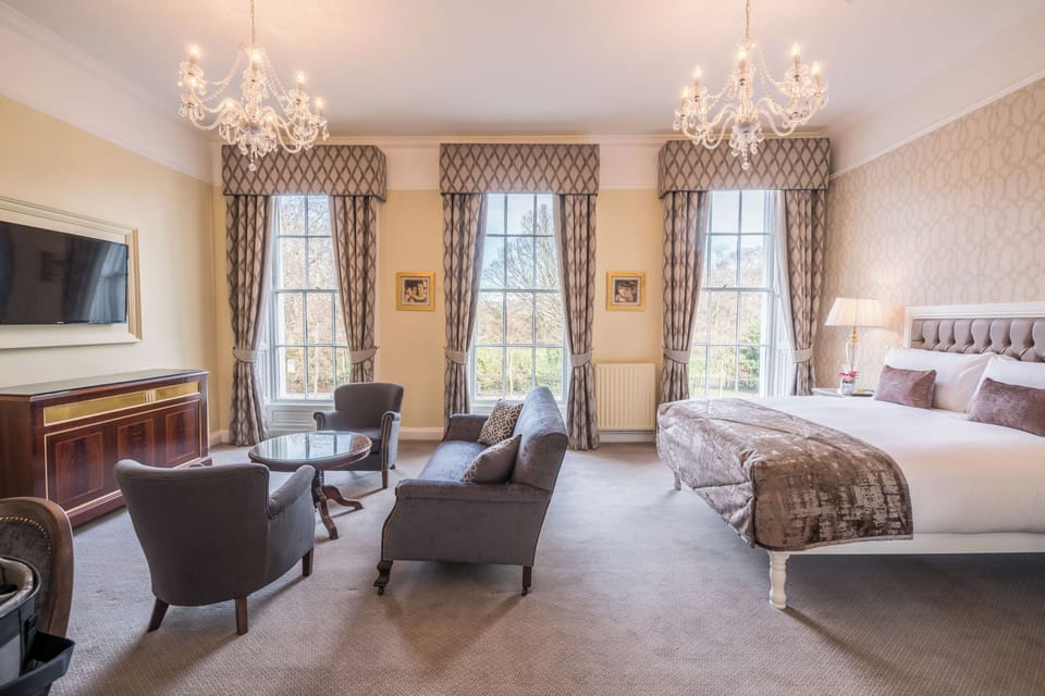 Junior Suite (View of Stephens Green) | In-room safe, individually decorated, iron/ironing board, free WiFi