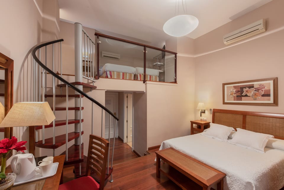 Family Quadruple Room | Egyptian cotton sheets, premium bedding, down comforters
