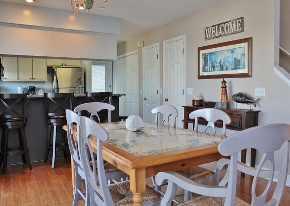 Plenty of seating for all dining guests