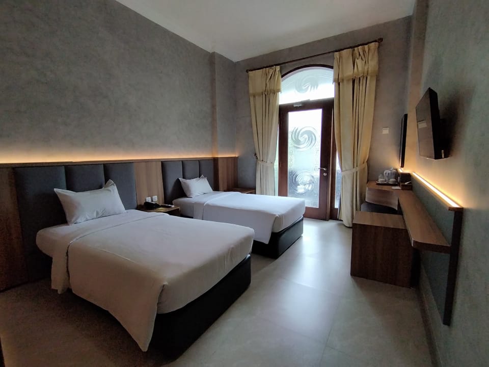 Executive Room | In-room safe, desk, free WiFi, bed sheets