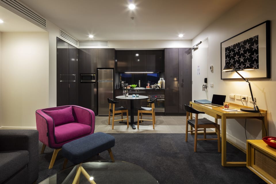 Luxury Apartment | Premium bedding, minibar, in-room safe, desk