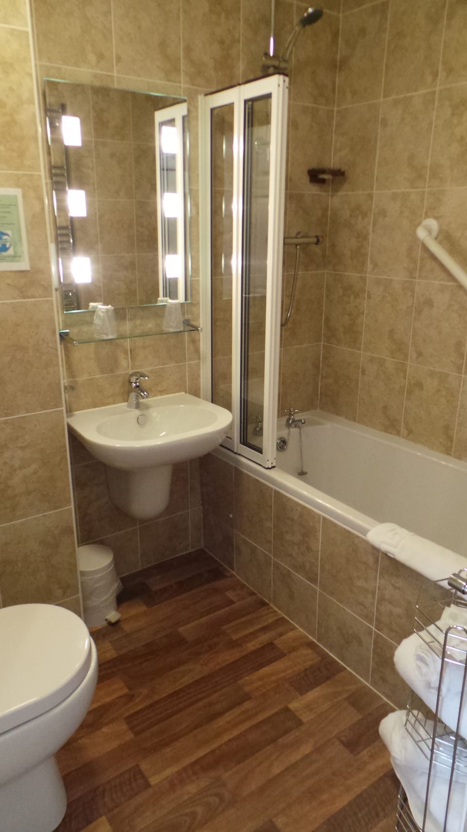 Double Room (Four-poster bed) | Bathroom | Free toiletries, hair dryer, towels