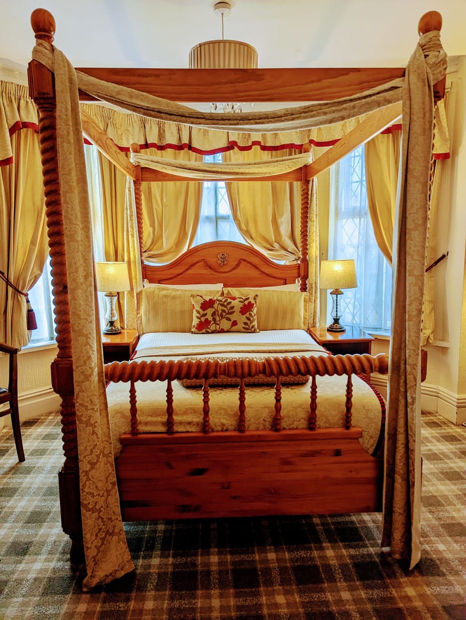Double Room (Four-poster bed) | Egyptian cotton sheets, premium bedding, in-room safe
