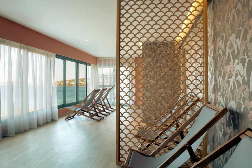 Sauna, hot tub, steam room, Turkish bath, body treatments, hydrotherapy