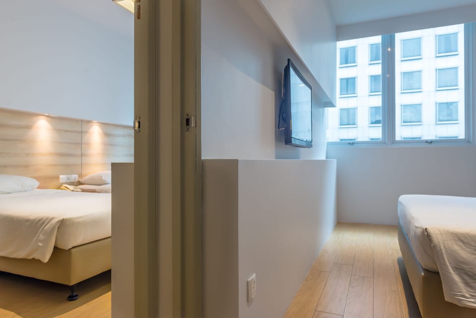 Deluxe Room, Connecting Rooms | In-room safe, WiFi (free), bed sheets