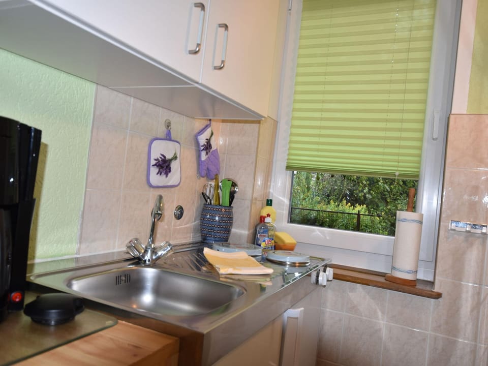 Bungalow | Private kitchen | Highchair