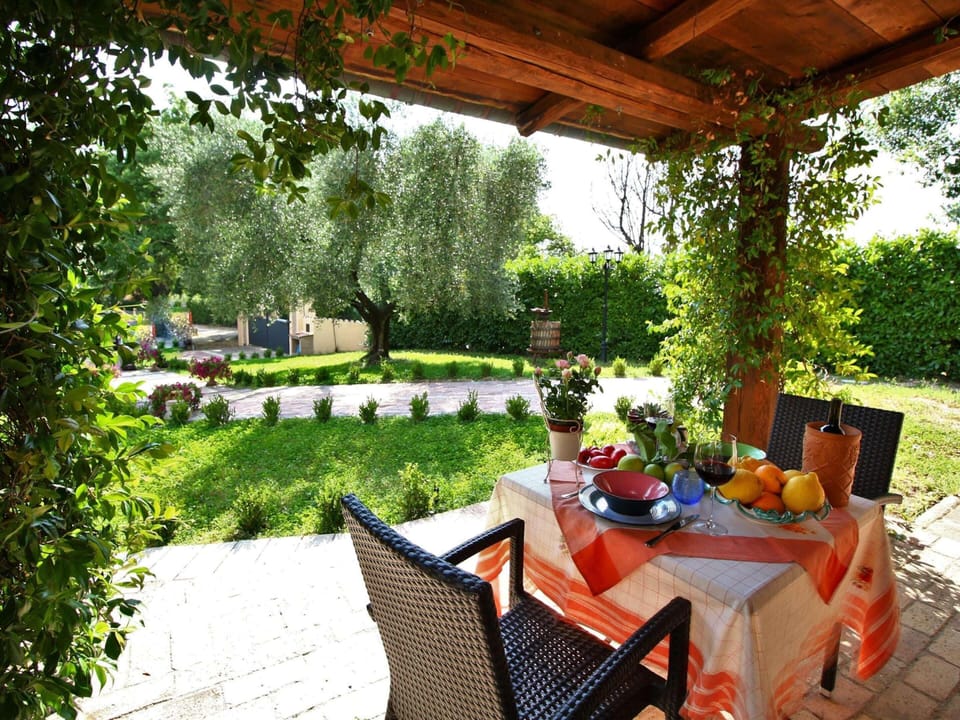 House | Dining