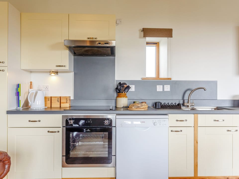 Fully appointed fitted kitchen | Threshing - Hartland Holiday Barns, Woolsery, near Bideford