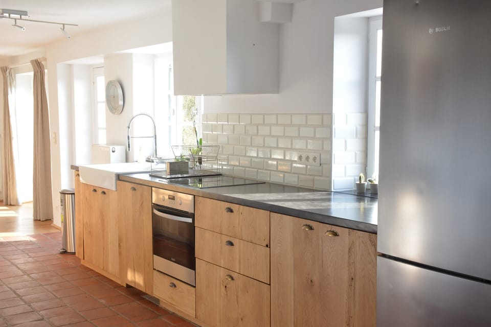 House | Private kitchen | Stovetop, highchair