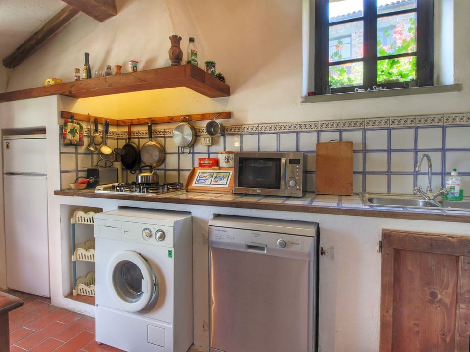 House | Private kitchen | Stovetop, highchair