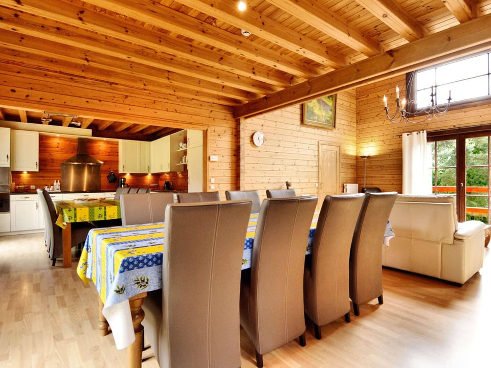 Chalet | Dining