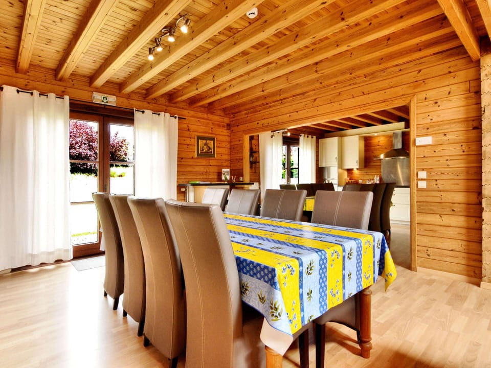 Chalet | Dining