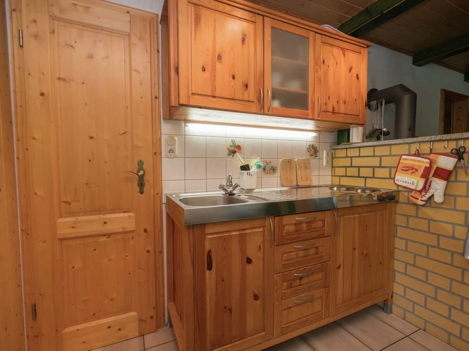 Bungalow | Private kitchen | Highchair