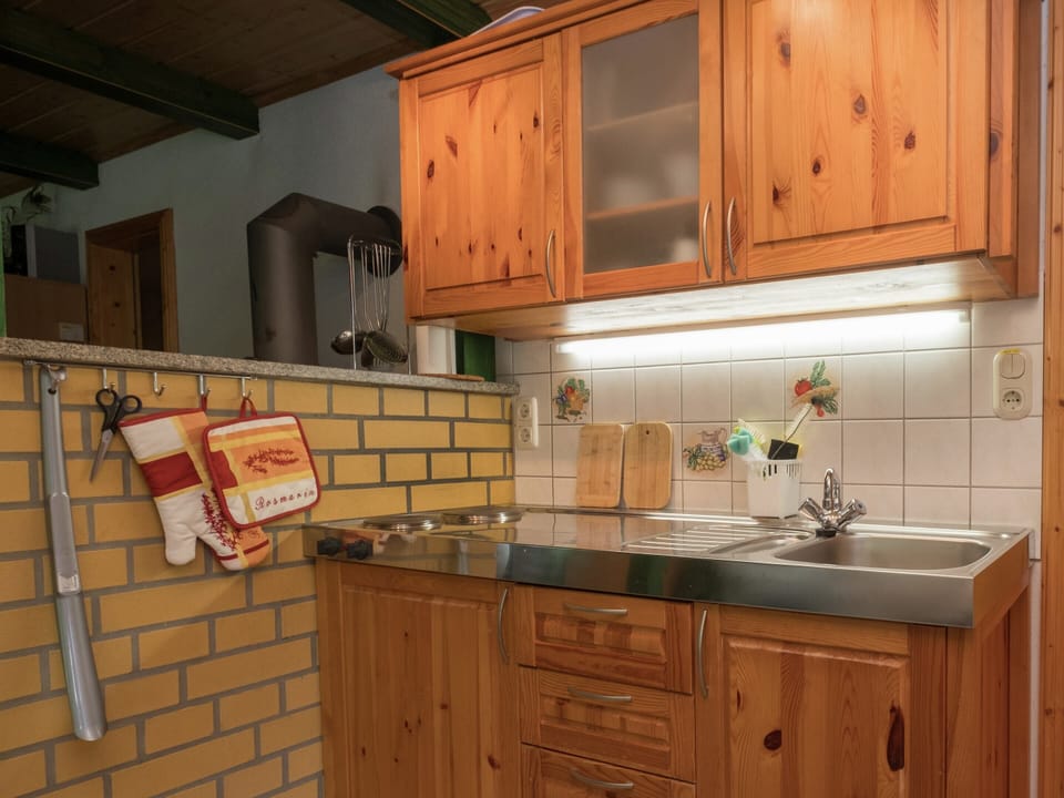 Bungalow | Private kitchen | Highchair