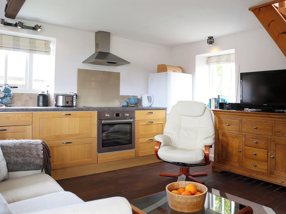 Open plan living space | Stable Cottage, Icklesham