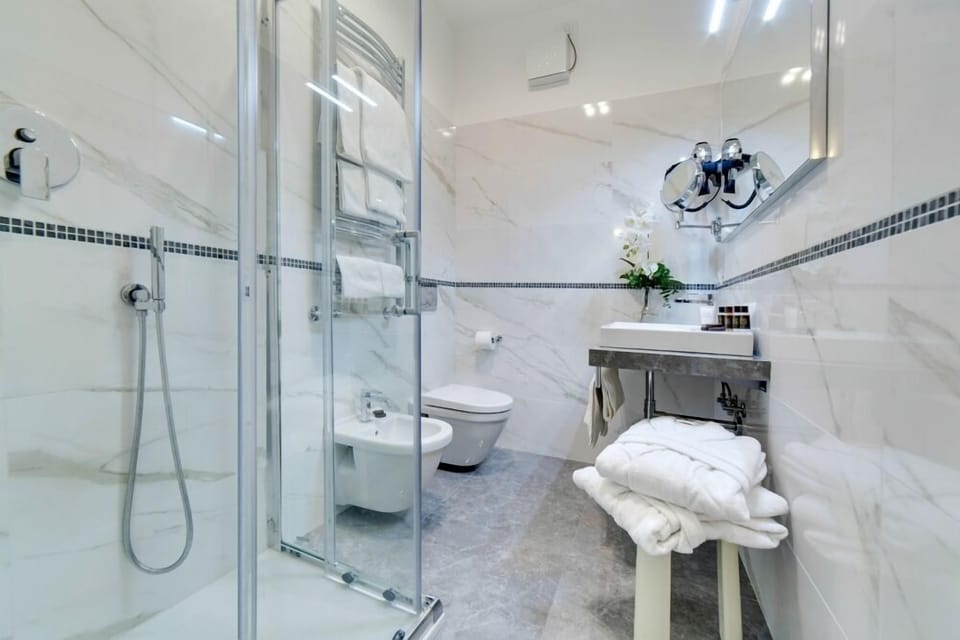 Premium Double Room, Terrace | Bathroom | Free toiletries, hair dryer, bathrobes, slippers