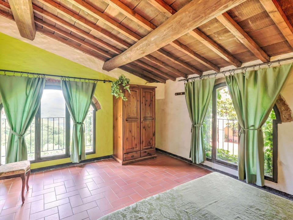 House | 2 bedrooms, individually furnished, bed sheets