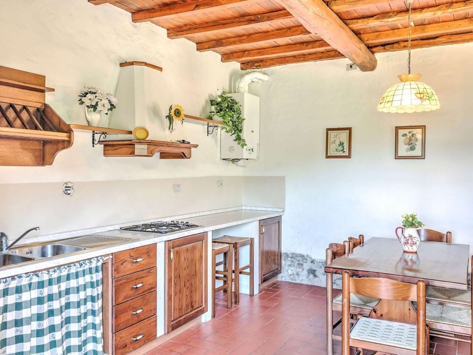 House | Private kitchen | Highchair