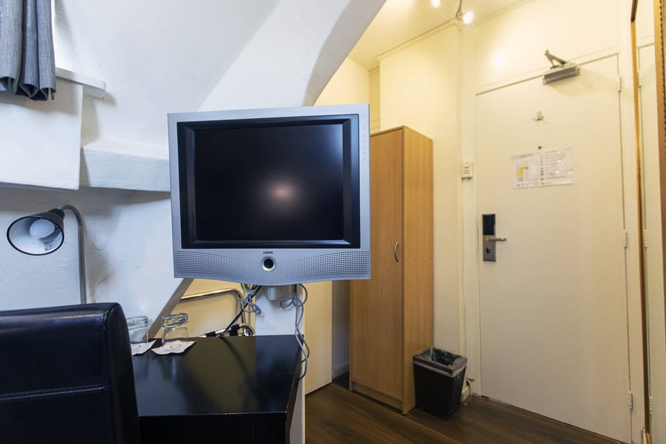 Economy Room, 2 Twin Beds, Private Bathroom | Room amenity
