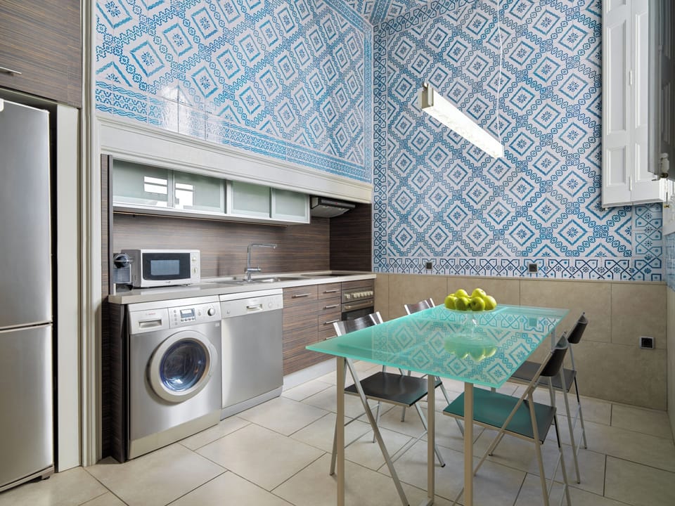 Suite 2 Bedrooms | Private kitchen | Espresso maker, electric kettle