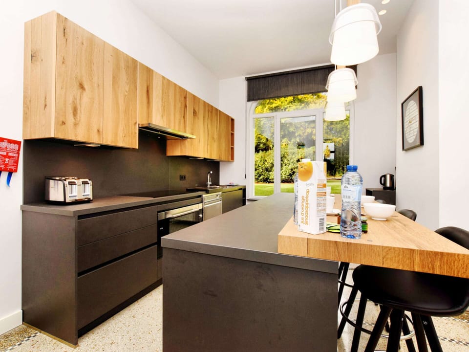 House | Private kitchen | Microwave, highchair