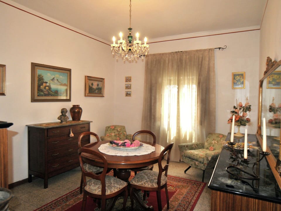 House | Dining