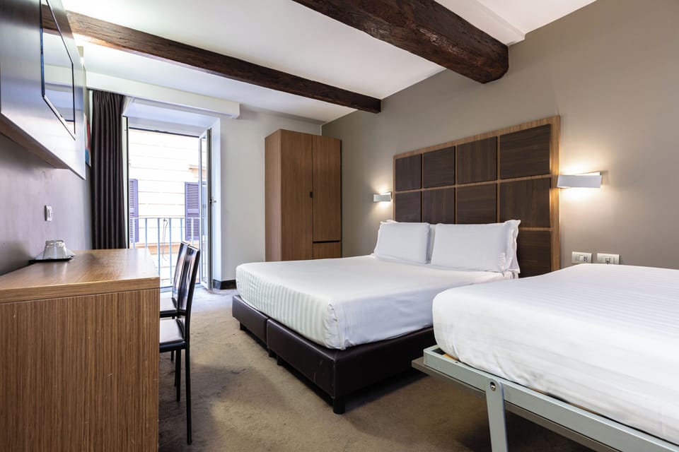 Quadruple Room | In-room safe, soundproofing, WiFi (free), bed sheets