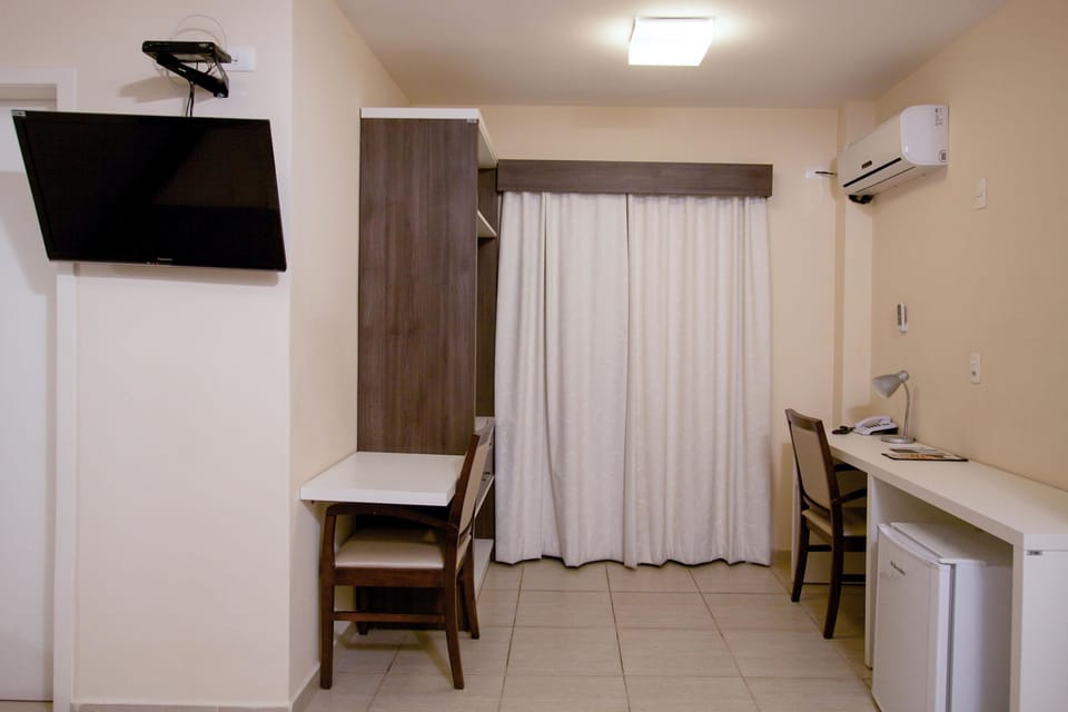 Superior Twin Room | Hypo-allergenic bedding, minibar, desk, free WiFi
