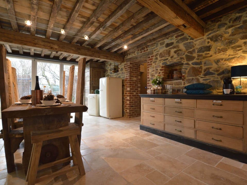 Cottage | Dining
