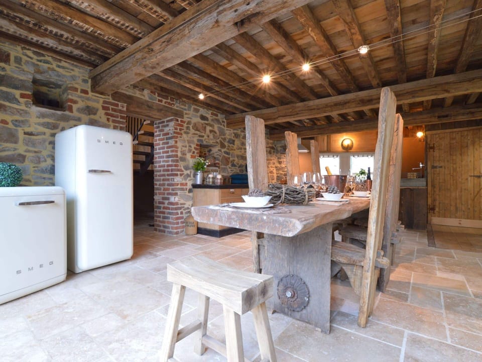 Cottage | Private kitchen | Microwave