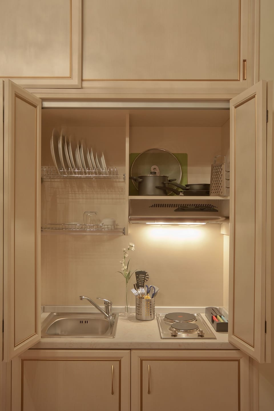 Superior Double or Twin Room | Minibar, in-room safe, desk, blackout drapes