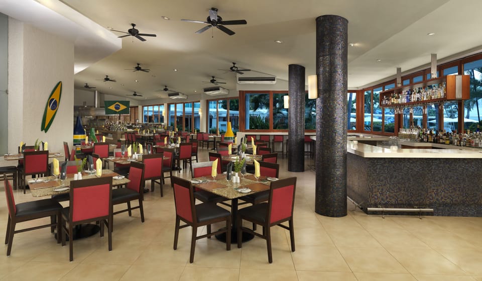 6 restaurants; breakfast and dinner served