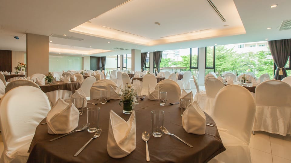 Banquet hall