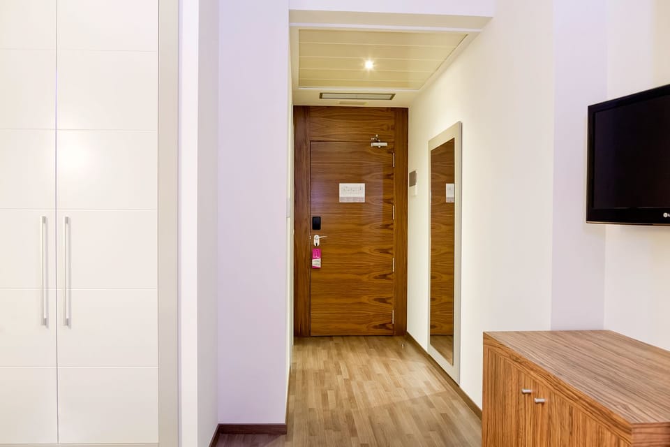 Memory foam beds, minibar, in-room safe, desk