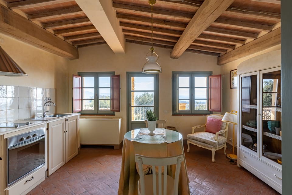 Panoramic Suite | Living area | TV