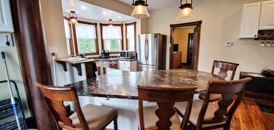Kitchen Area - Main Level. Kitchen area with kitchen bar and seating for 4.