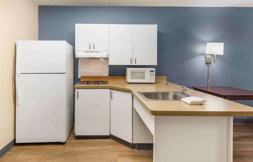 Deluxe Studio, Multiple Beds, Accessible, Non Smoking | In-room safe, desk, iron/ironing board, free WiFi