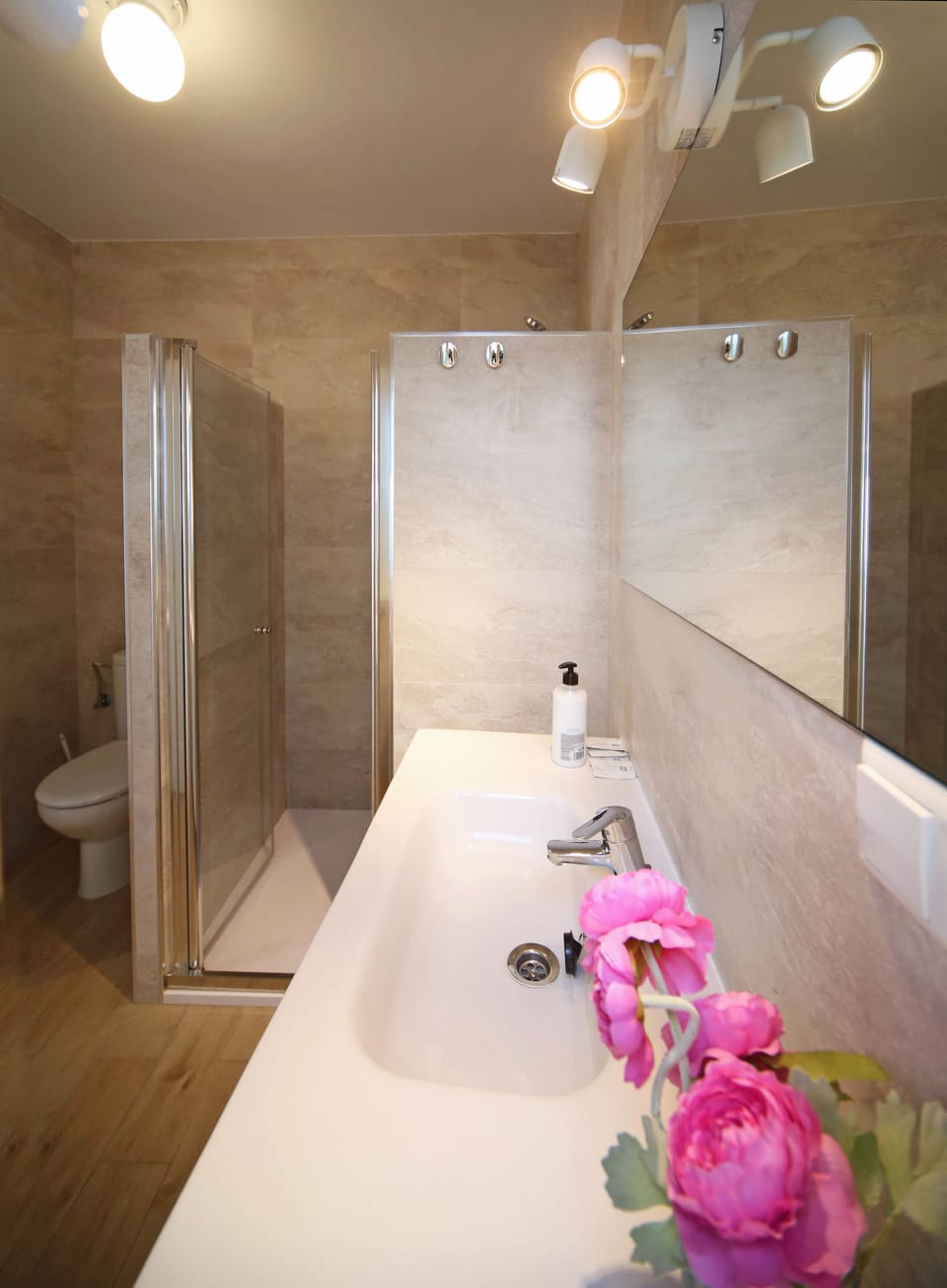 Apartment | Bathroom | Shower, towels