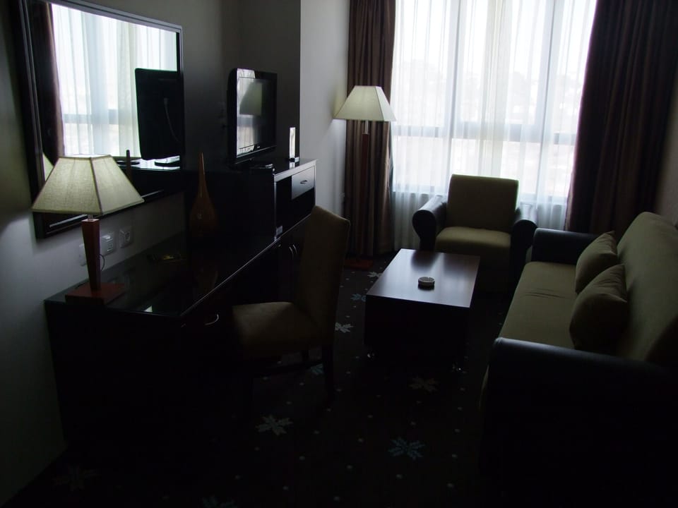 32-inch LCD TV with satellite channels, TV