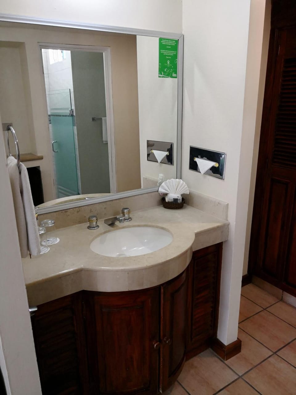 Shower, free toiletries, hair dryer, towels