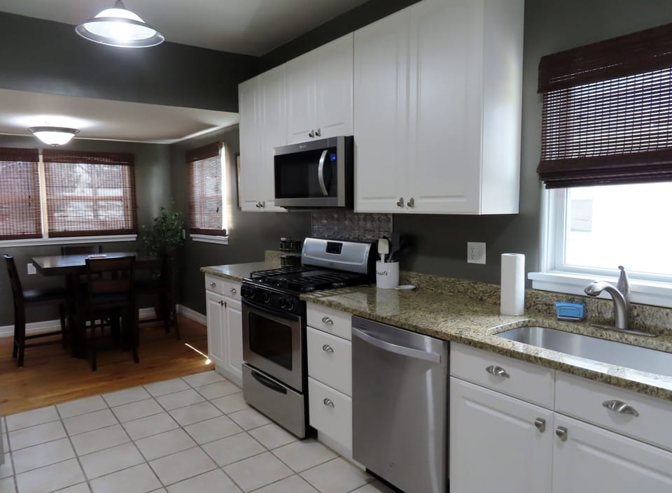 Gas stove with a griddle and all appliances are newer