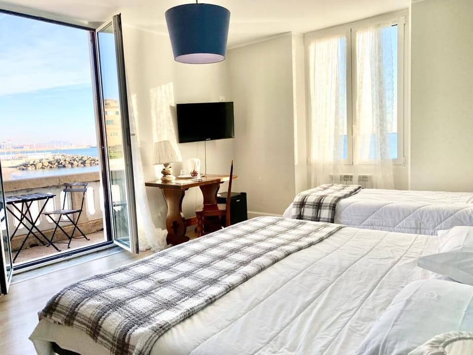 Double Room | Minibar, individually furnished, desk, free WiFi