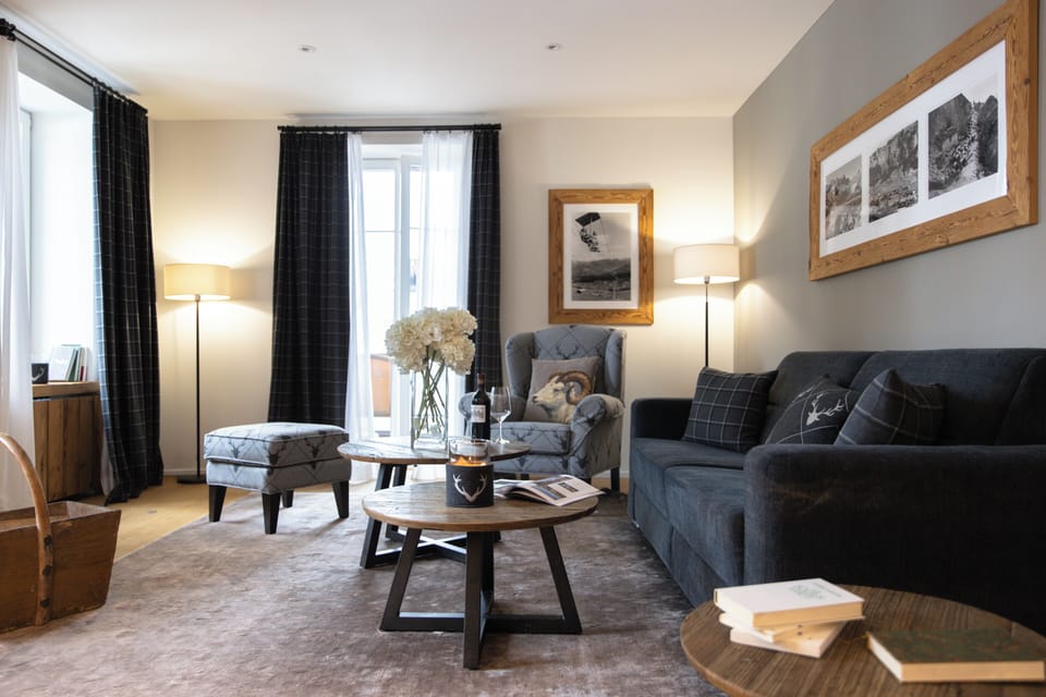 Alpine Suite | Hypo-allergenic bedding, minibar, in-room safe, individually furnished