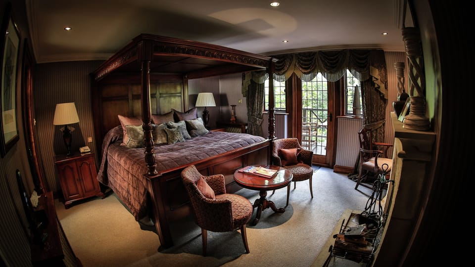 Superior Room (Leeds Suite) | Egyptian cotton sheets, premium bedding, in-room safe