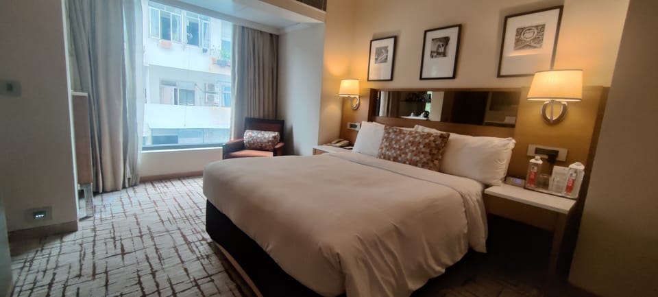 Standard Room, 1 Double Bed | Premium bedding, minibar, in-room safe, desk