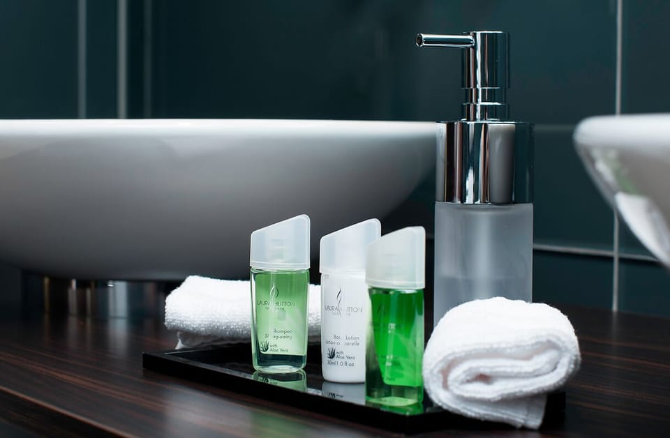 Suite | In-room safe, desk, blackout drapes, soundproofing