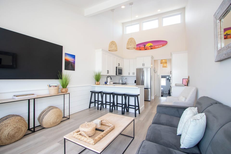 1 Bedroom w/Terrace Upper | Individually decorated, individually furnished, free WiFi, bed sheets