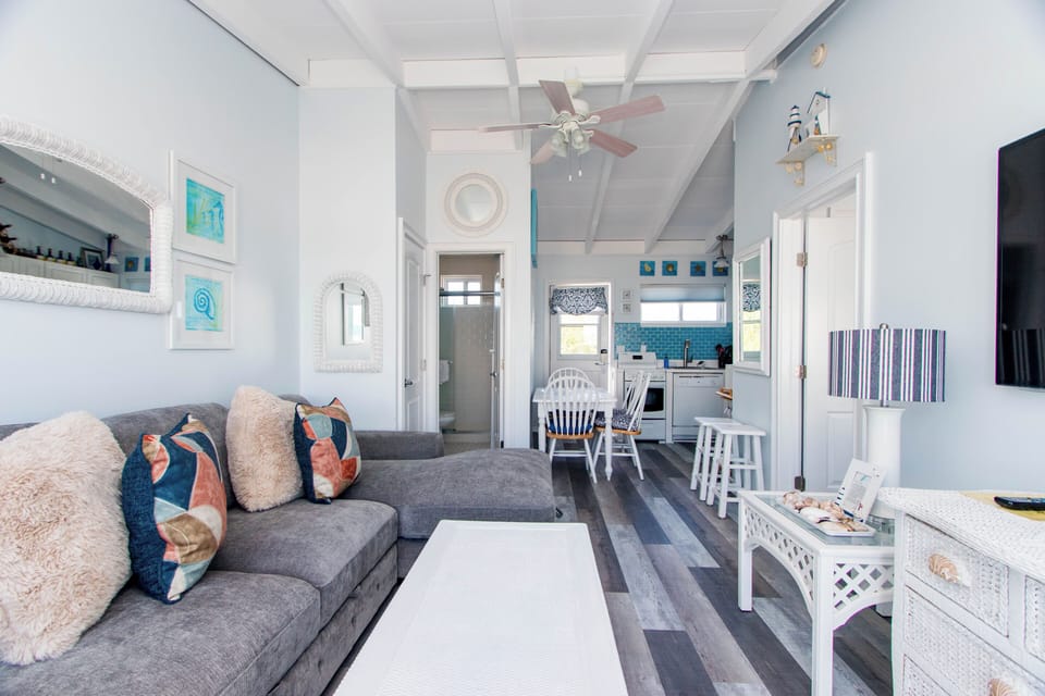 Suite, 1 Bedroom, Kitchen, Ocean View | Living area | TV
